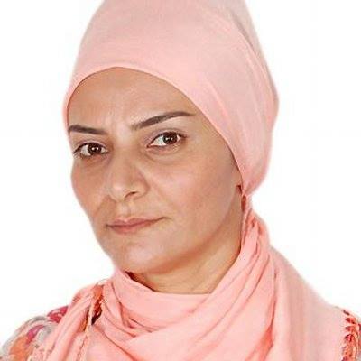 Qolundan tutub qaytaraydılar