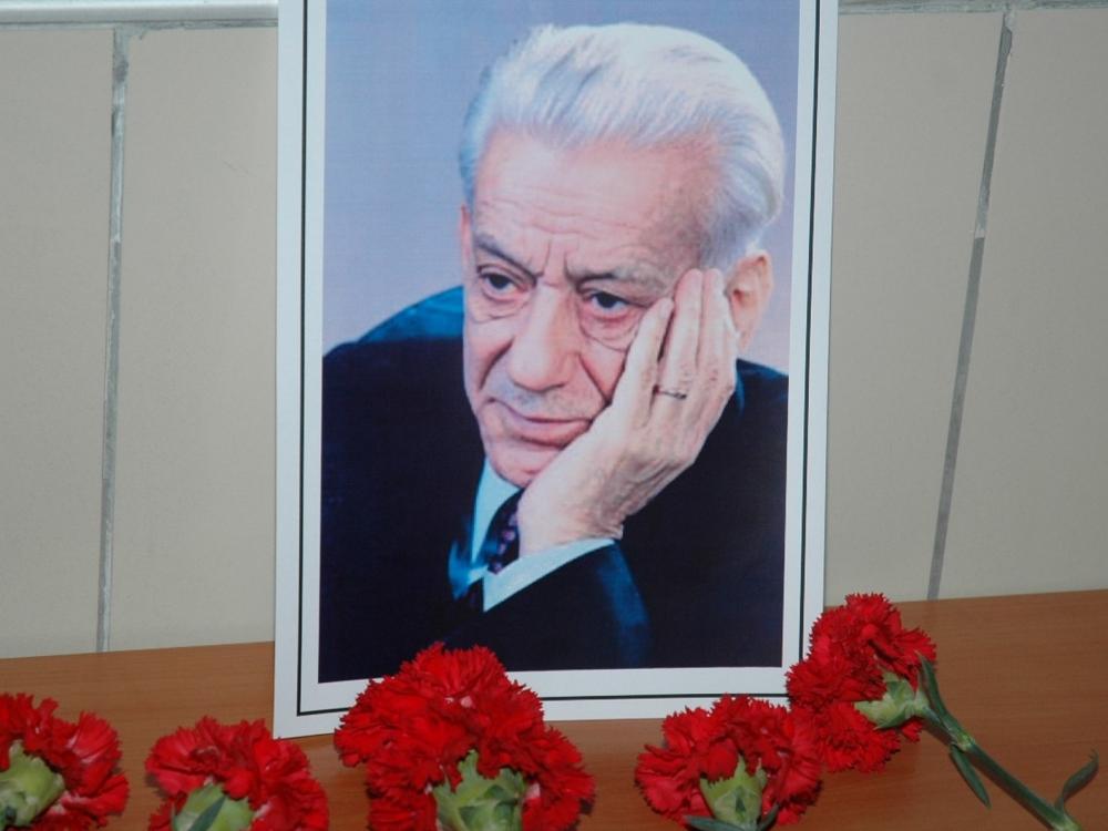 Bəxtiyar Vahabzadənin 90 illiyinə həsr olunmuş sərgi keçiriləcək