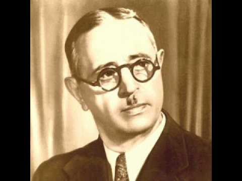 Gənclər Üzeyir Hacıbəyovu musiqili fləşmobla andı - VİDEO